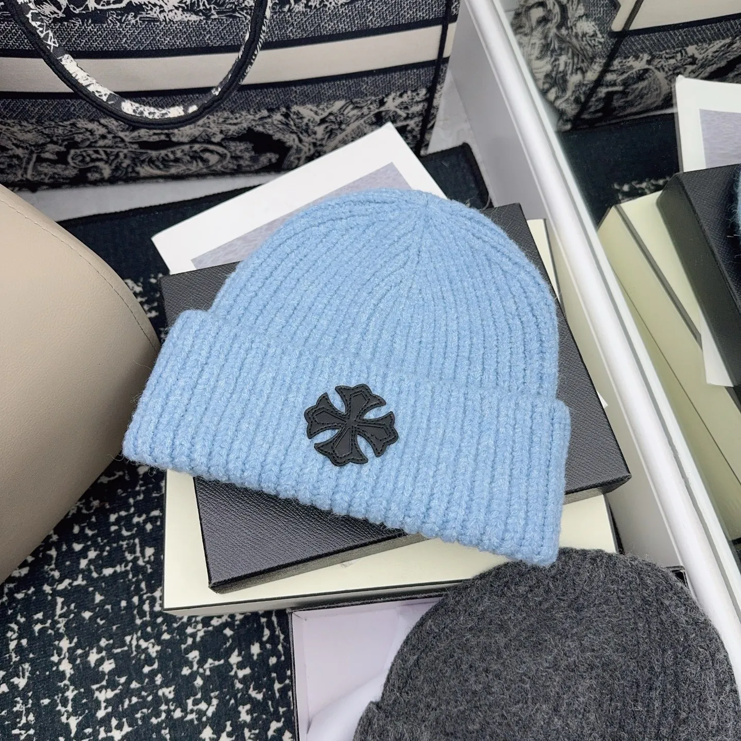 Internet celebrity style Croixin 🖤 Versatile woolen hat, same style for men and women, a must-have for sweet and cool outfits in autumn and winter‼ ️